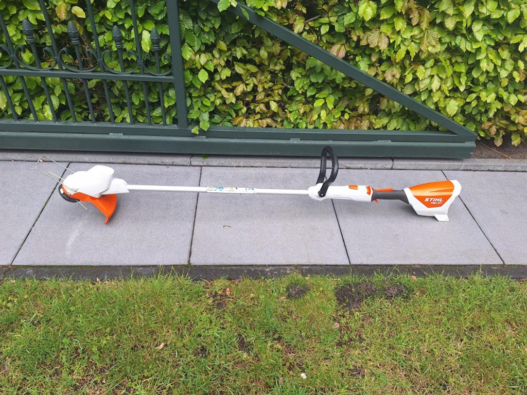 Stihl FSA57 accu trimmer, Ophalen, Accu