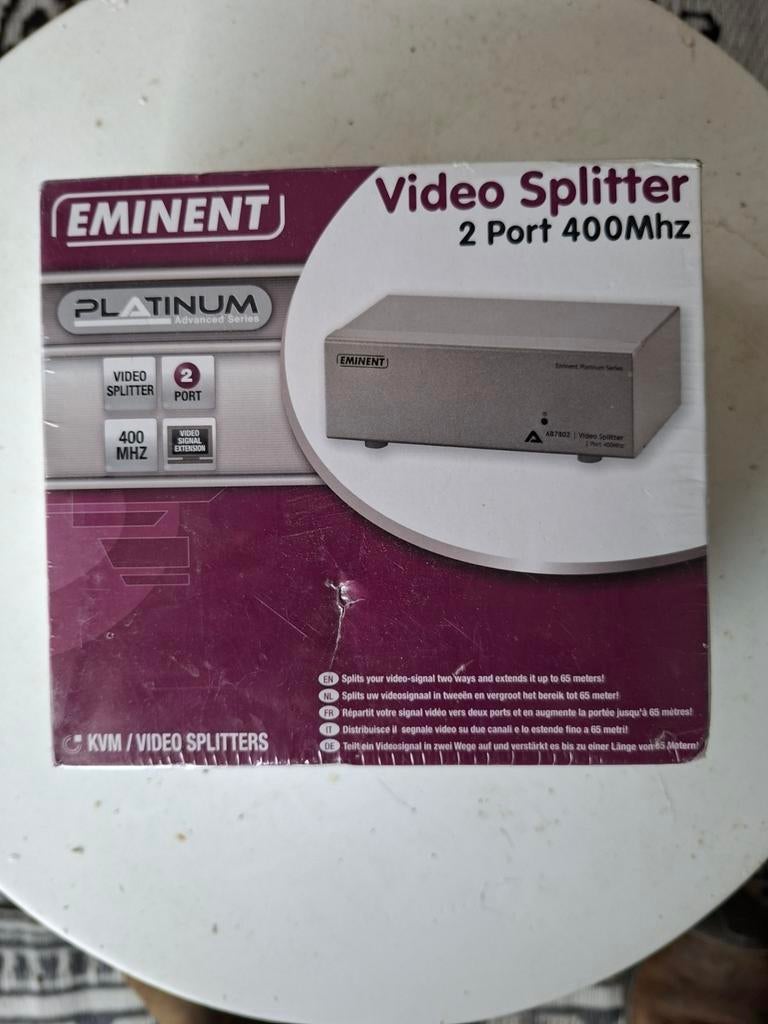 VGA Video Splitter. Nieuw in doos, Computers en Software, Pc- en Netwerkkabels, Ophalen of Verzenden