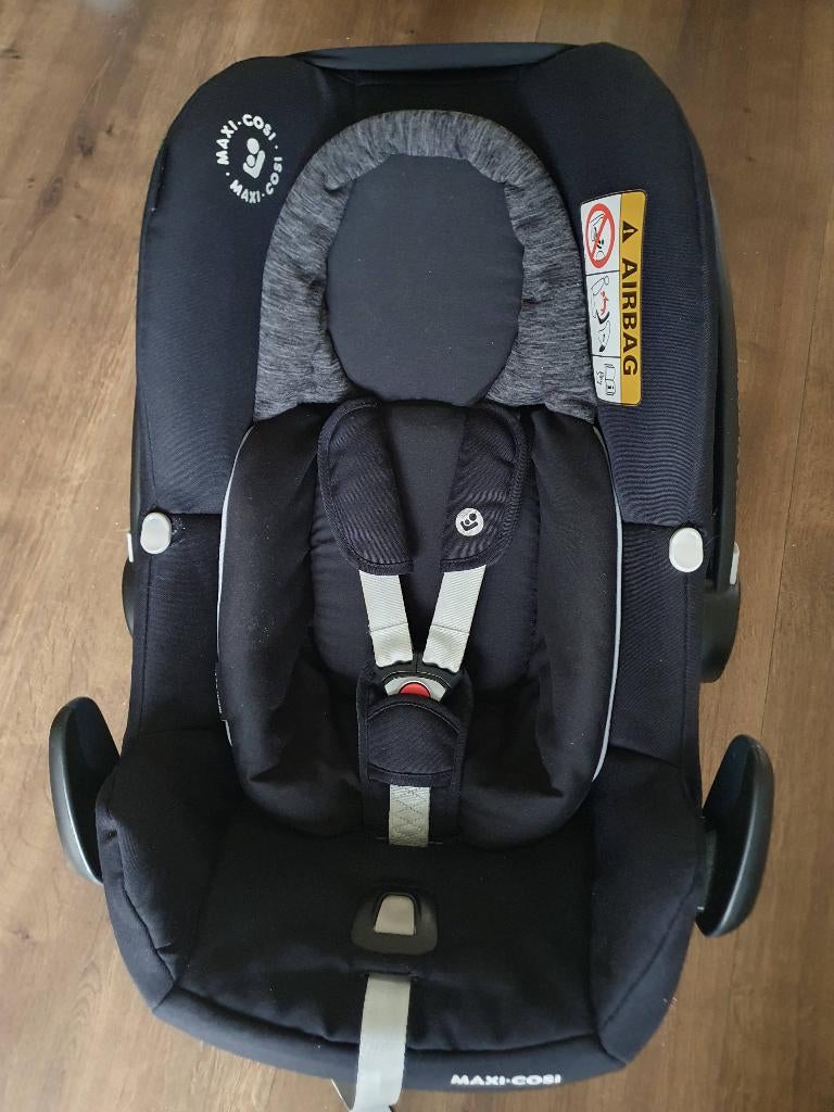 Hele nette Maxi cosi met isofix base en meer, Ophalen, Autogordel of Isofix, Gebruikt, Zijbescherming