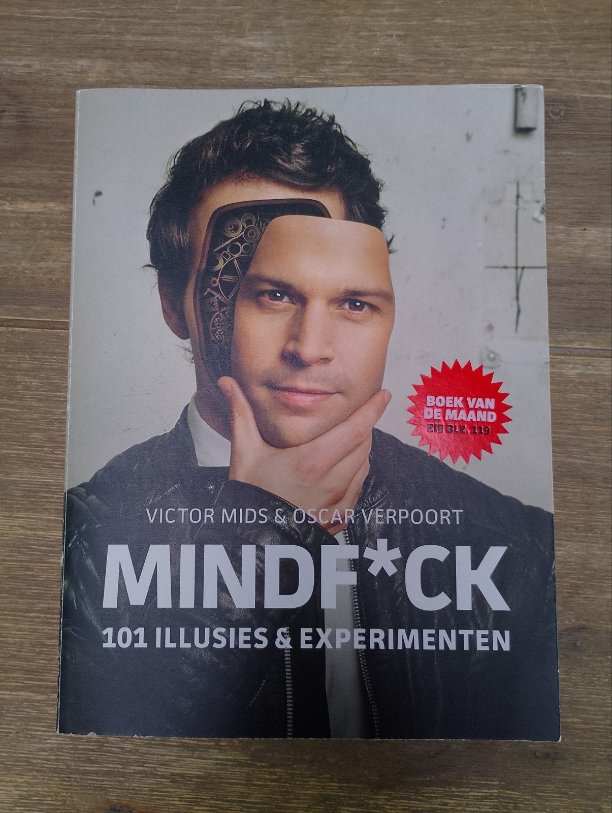 Boek Mindf*ck van Victor Mids, illusies, Boeken, Ophalen of Verzenden, Zo goed als nieuw, Oscar Verpoort; Victor Mids
