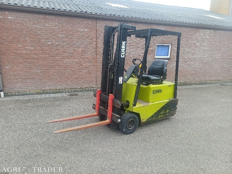 Heftruck, Welgelegenweg, Clark TM 15L Elektrische heftruck, Mts. van Dijk, Heftruck