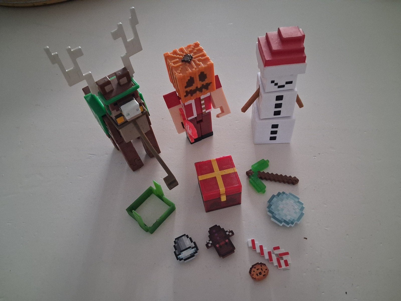 Minecraft speelpoppetjes, Ophalen
