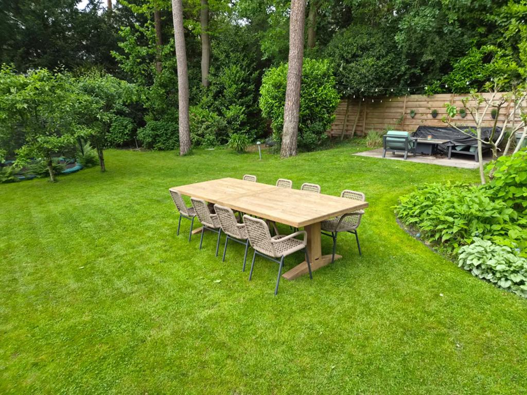 Max&Luuk tuintafel 300 cm en 8 stoelen, Tuin en Terras, Ophalen of Verzenden, Zo goed als nieuw, Rechthoekig, Hout