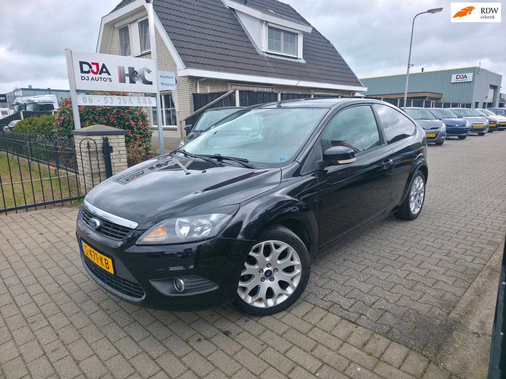 Ford Focus 1.6-16V Futura, 1596 cc, 4 cilinders, 116 pk, Zwart