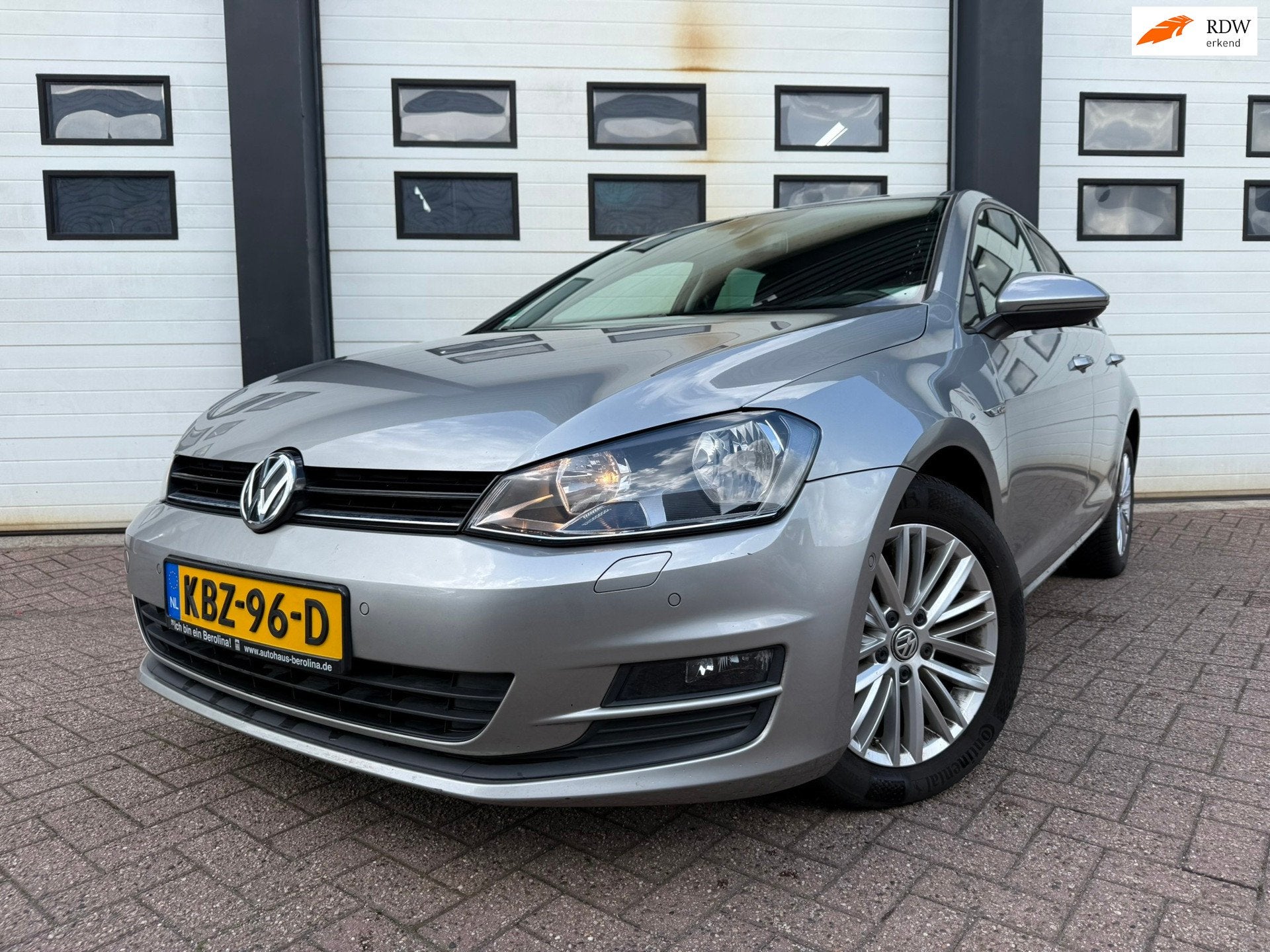 Volkswagen Golf 1.2 TSI CUP Edition Automaat Stoelverwarming, Auto's, Euro 5, Gebruikt, 4 cilinders, 620 kg