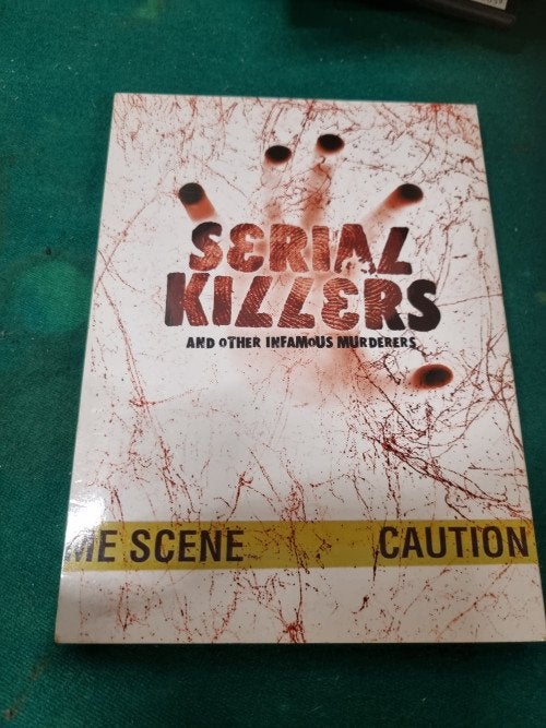 dvd serial killers, Ophalen of Verzenden