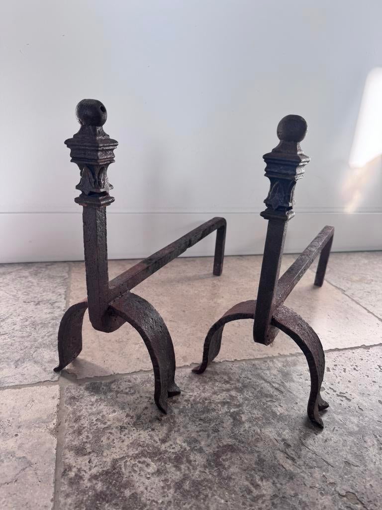 Antieke smeedijzeren haardbokken, Ophalen of Verzenden, Gebruikt, Vrijstaande haard, Houthaard