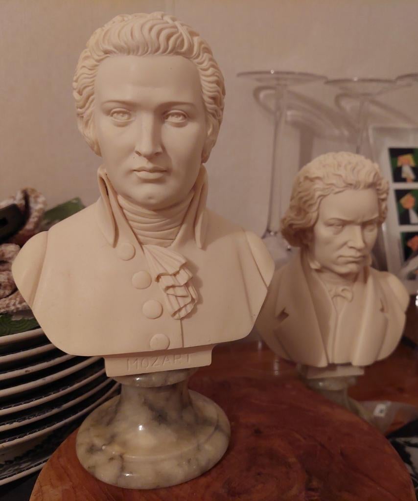 Gesigneerde marmeren buste van Beethoven., Antiek en Kunst, Kunst | Beelden en Houtsnijwerken, Buste, Steen of Keramiek, Man, 20 - 50 cm
