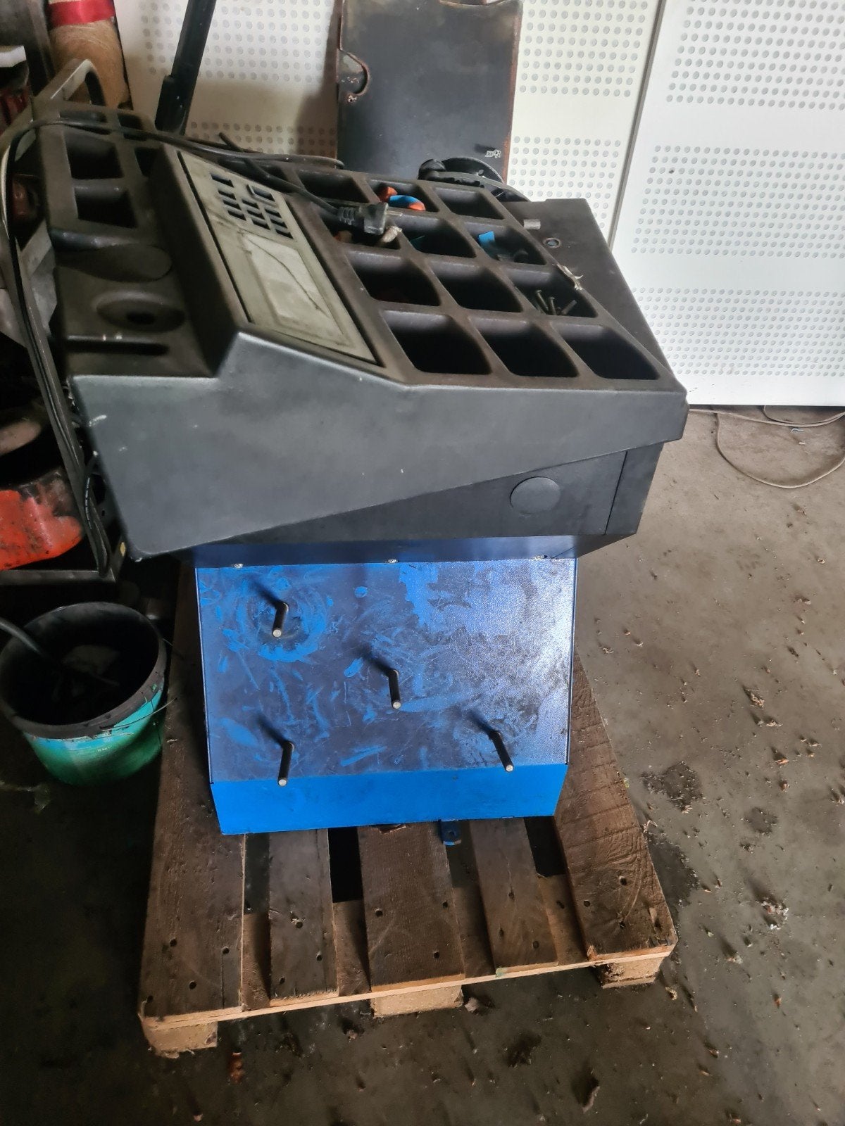 defecte hofmann Geodyna 4500-2 Wielbalanceermachine, Ophalen, Gebruikt