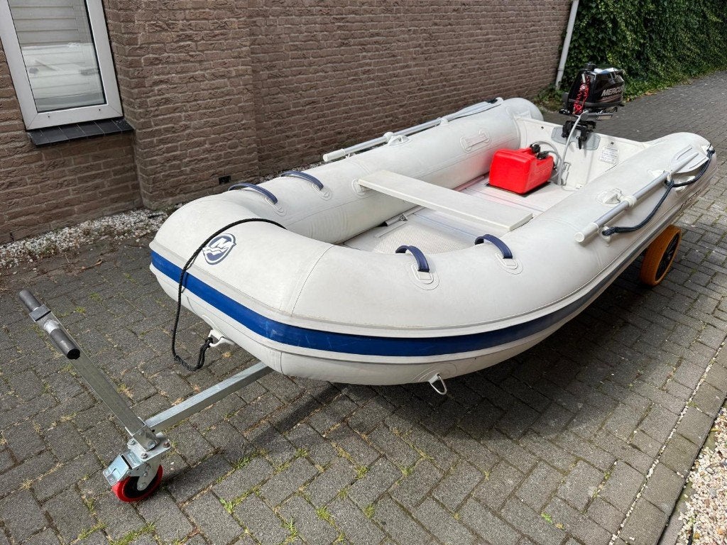 Mercury rubberboot met buitenboordmotor en strandtrailer, Watersport en Boten, Rubberboten, Ophalen, Peddels, 6 pk, Zo goed als nieuw