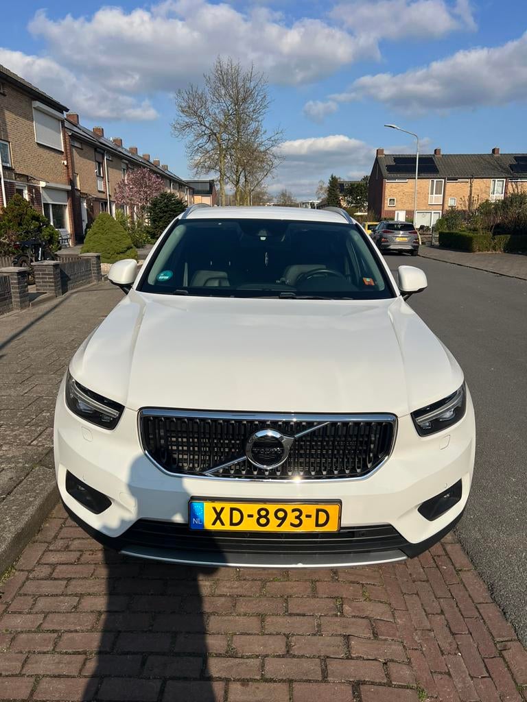 Volvo XC40 T5 247pk AWD INTRO EDITION  2018 Wit, Auto's, Volvo, Automaat, 4 cilinders, 1969 cc, Wit