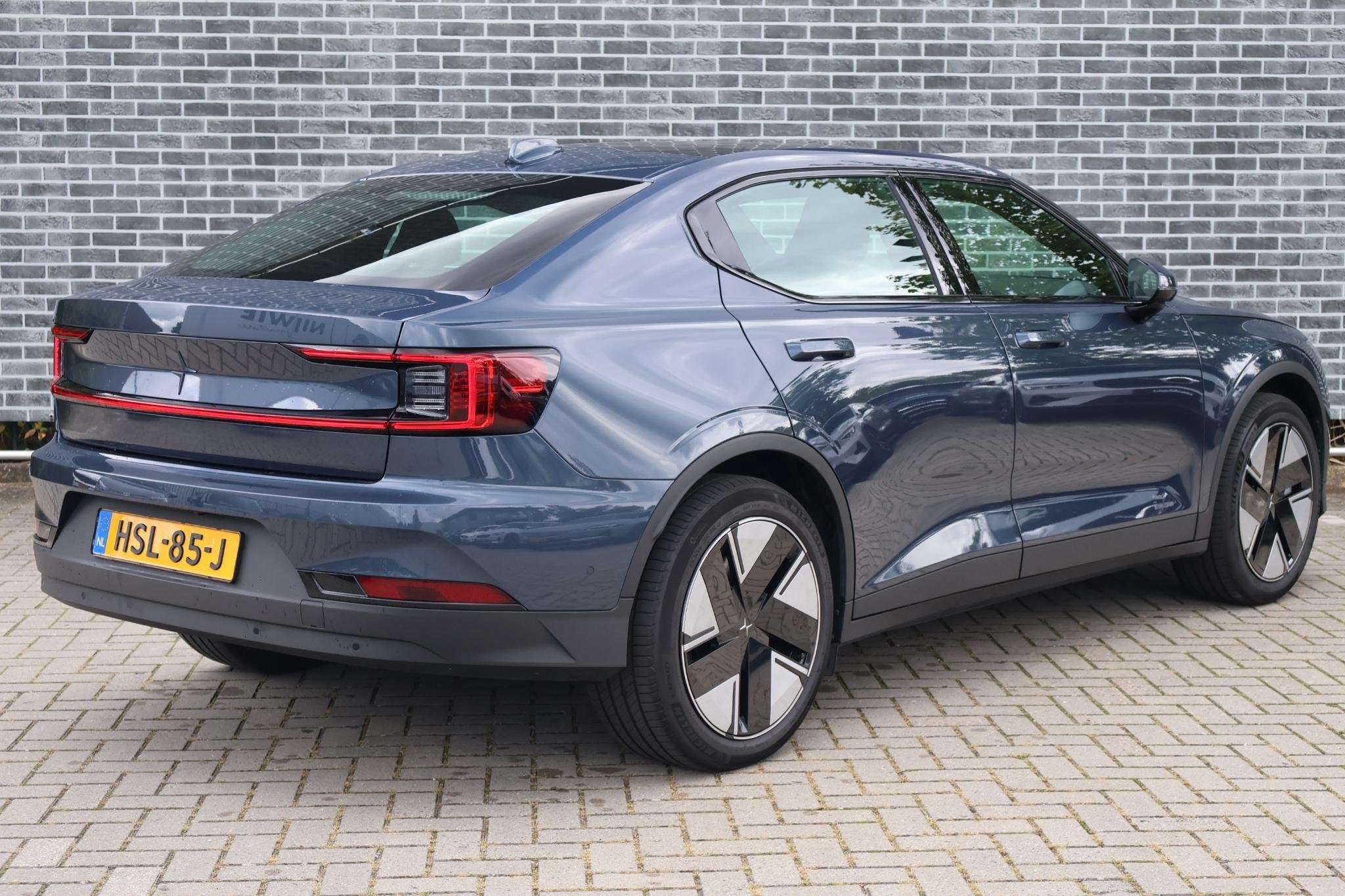 Polestar 2 Long Range Single Motor Plus 82 kWh, Auto's, Automaat, Achterwielaandrijving, 82 kWh, Blauw