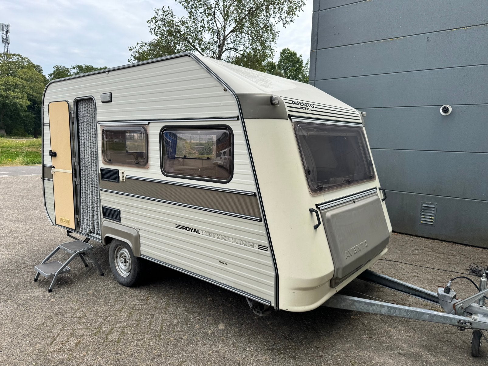 Caravan Avento Royal 395TD EXLUSIEF - Voortent+Toiletruimte!, Caravans en Kamperen, Standaardzit, Avento, Bedrijf, Ringverwarming