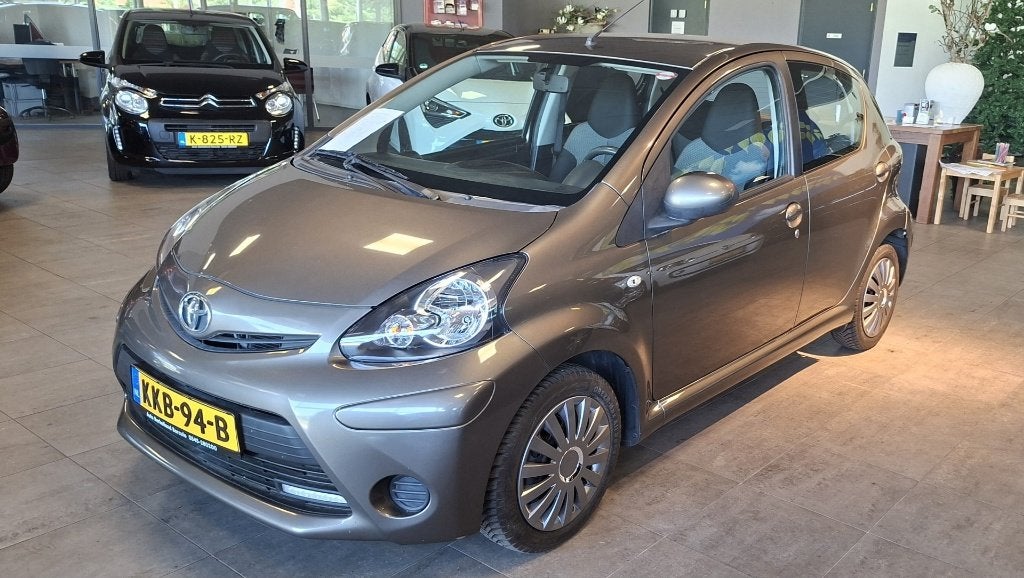 TOYOTA AYGO 1.0 12V  5-Drs   Airco, Voorwielaandrijving, Euro 5, Stof, Bruin