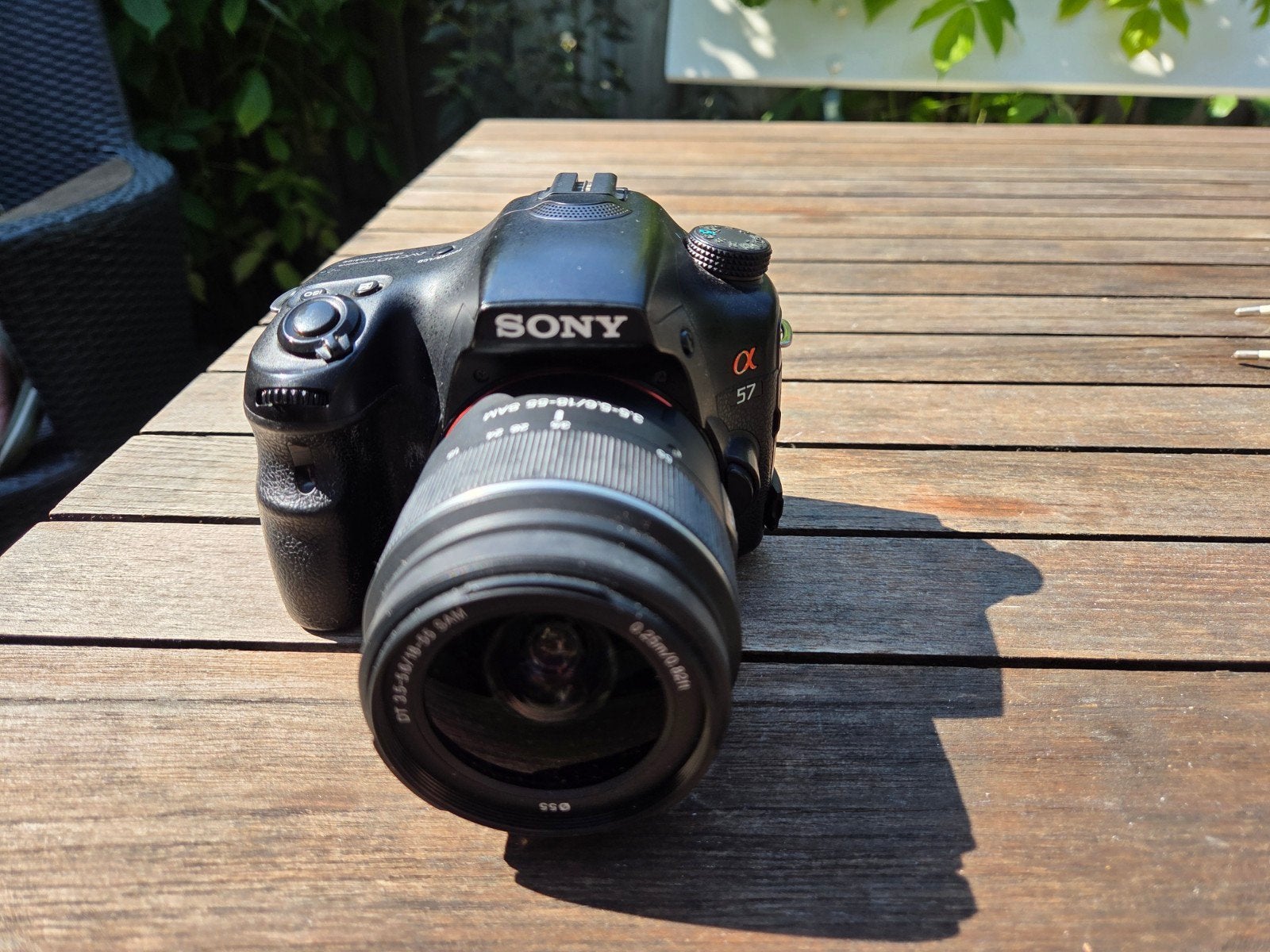 Sony Alpha A57 Spiegelreflexcamera met 18-55mm lens, Gebruikt, Spiegelreflex, Ophalen of Verzenden, 4 t/m 7 keer