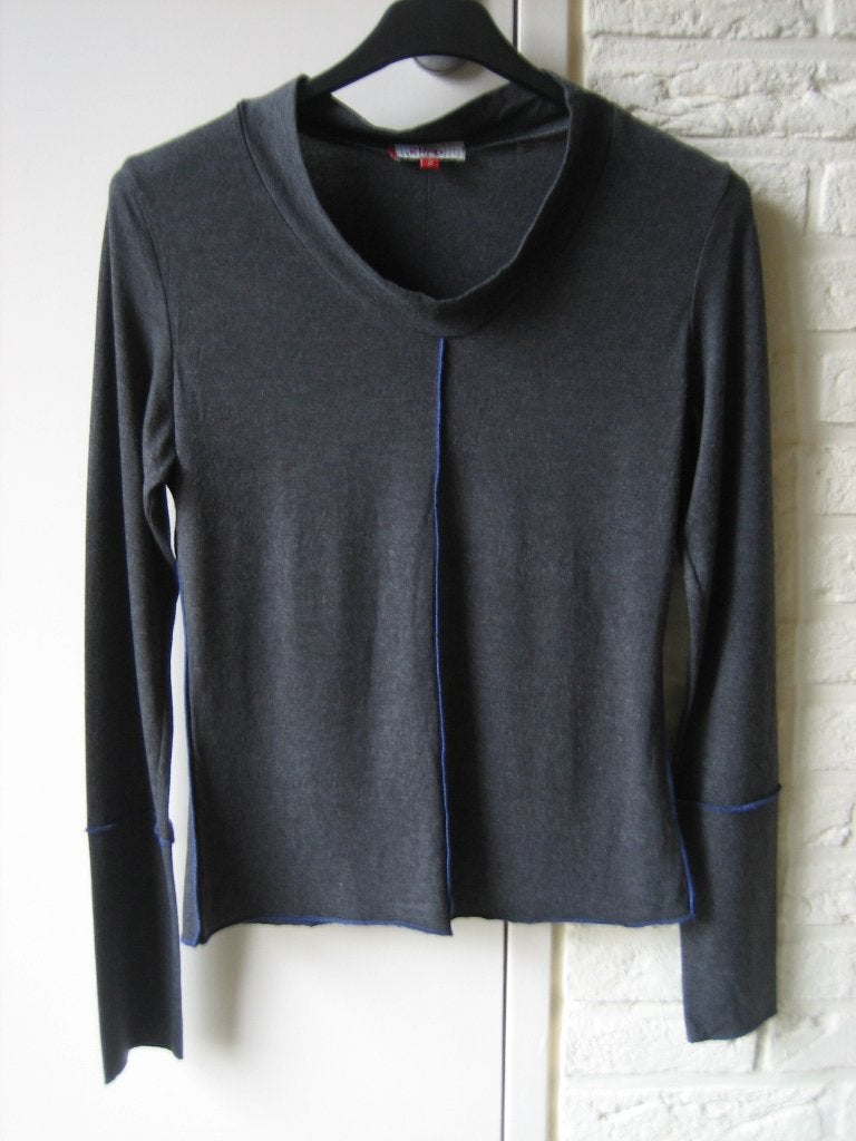Prachtige stoere grijze longsleeve van 2026 maat 2 Snazzeys, Kleding | Dames, T-shirts, Maat 38/40 (M), Verzenden, Nieuw, Lange mouw