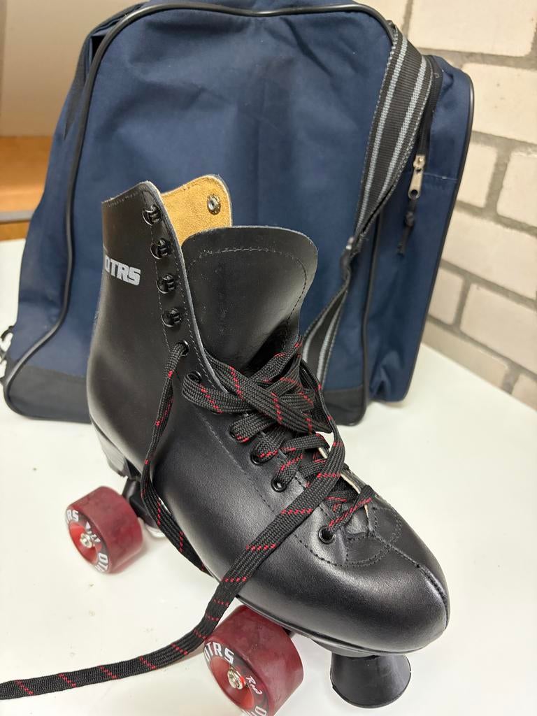 Zwarte OTROS rolschaatsen met tas - Maat 39, Sport en Fitness, Skeelers, Ophalen, Zo goed als nieuw, Overige typen