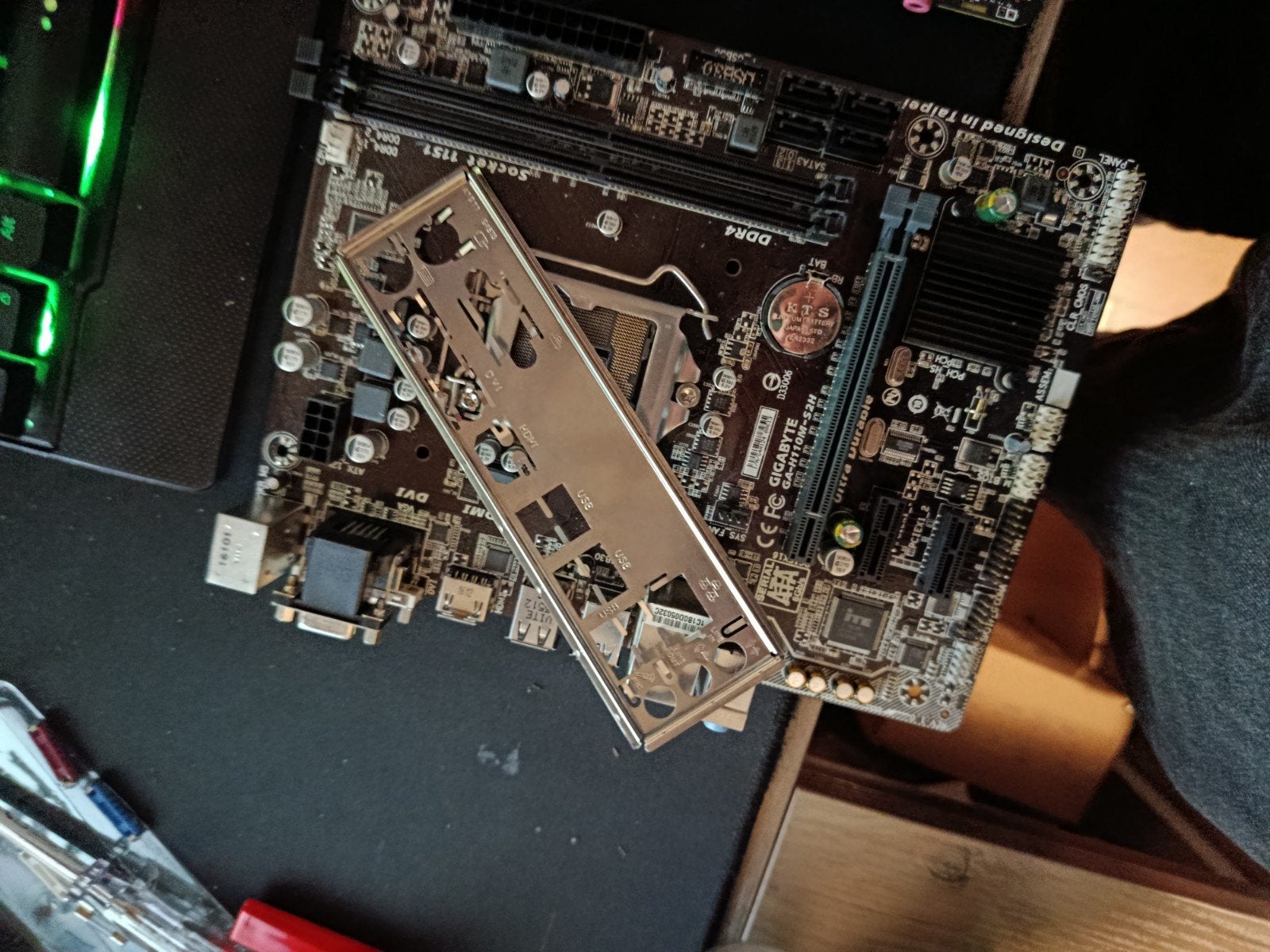 Gigabyte h110, Computers en Software, Moederborden, Ophalen of Verzenden, DDR4