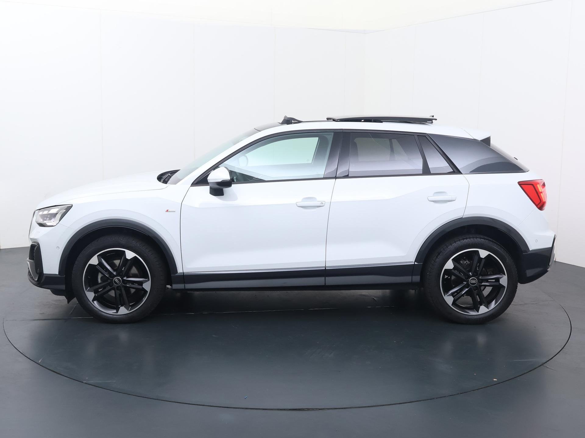 Audi Q2 35 TFSI S Edition | 150 PK | Automaat | Trekhaak | P, Auto's, Audi, 12 maanden, 4 cilinders, Leder en Stof, Wit