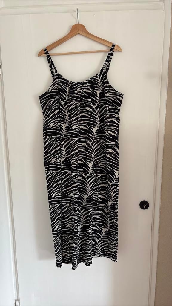 Jurk zebra maat M, Maat 38/40 (M), Zwart, Ophalen of Verzenden, Zo goed als nieuw