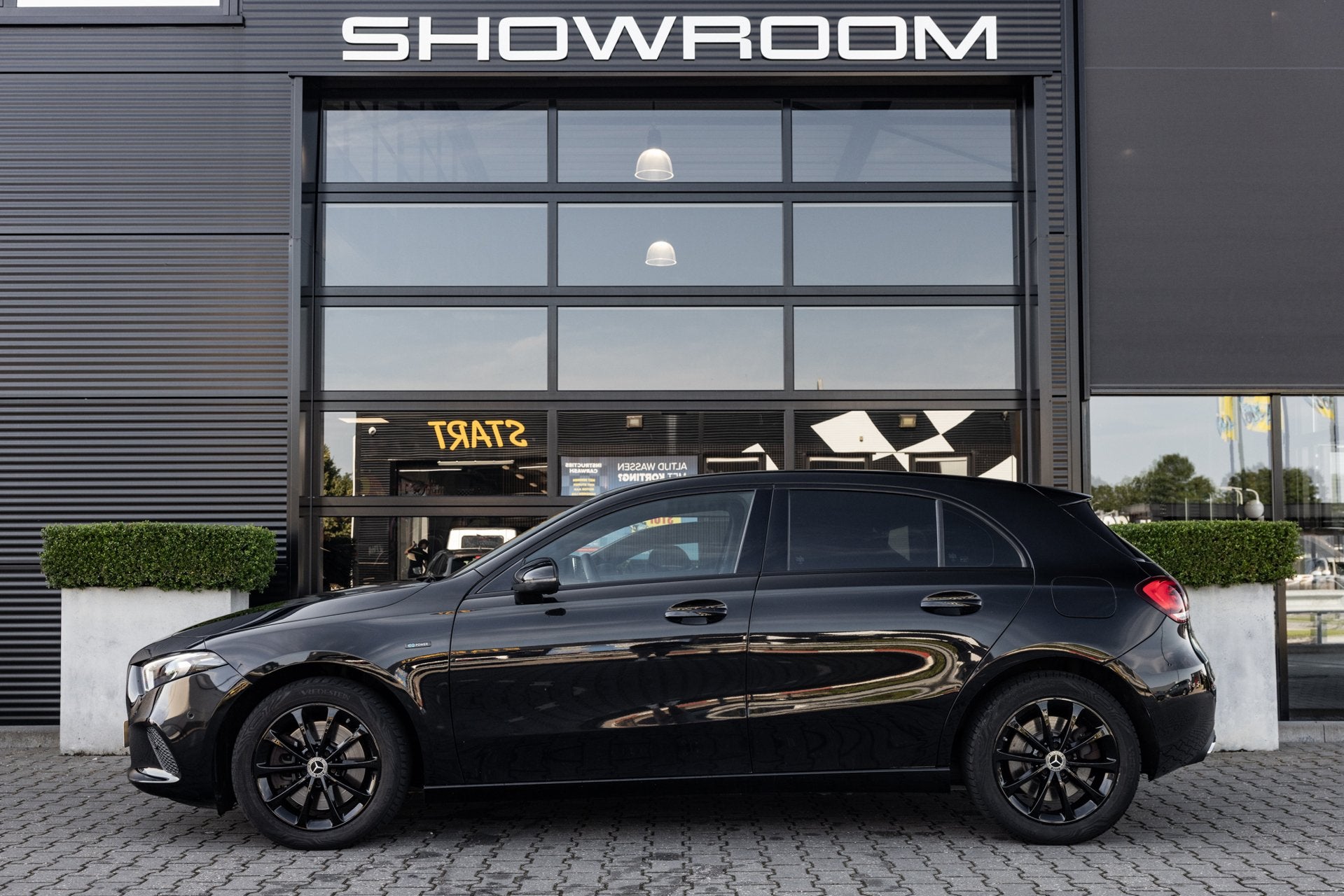 Mercedes-Benz A-klasse 250 e Premium, Black Pack, Leder, LED, Automatische klimaatregeling, Gebruikt, 4 cilinders, 15 kWh