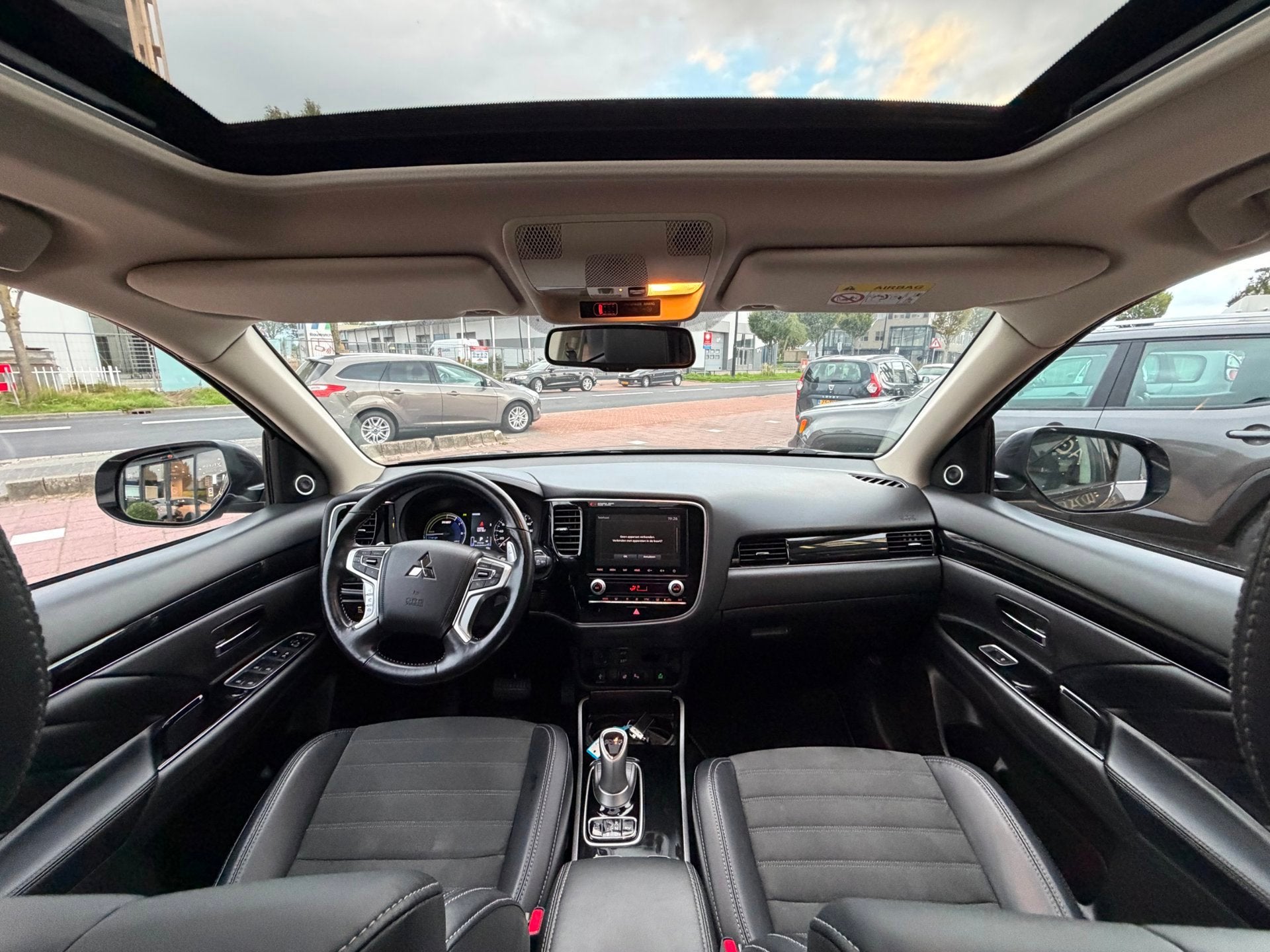 Mitsubishi Outlander 2.4 PHEV Intense+ AUT|NAV|CAM|Carplay, Auto's, Automaat, 135 pk, Euro 6, 4 cilinders