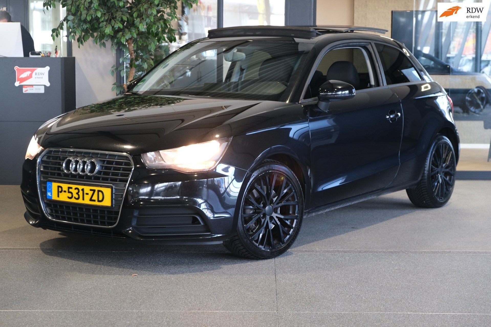 Audi A1 1.4 TFSI Pro Line S-Tronic Pano Pdc Navi MF-Stuur, Stof, 4 cilinders, 4 stoelen, 1100 kg
