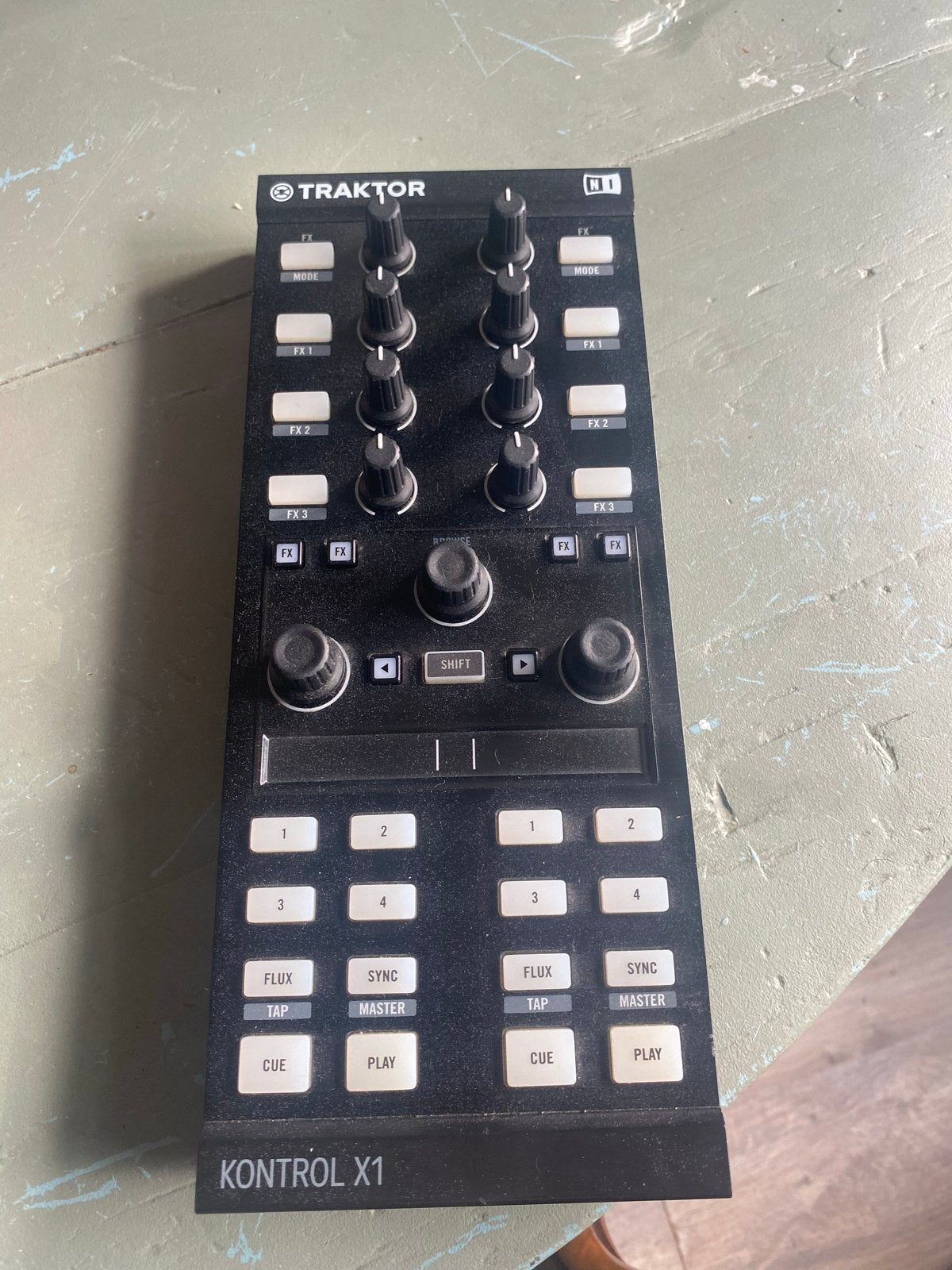 Traktor Kontrol X1 MK2 DJ Controller + decksaver, Muziek en Instrumenten, Dj-sets en Draaitafels, Ophalen of Verzenden, Gebruikt