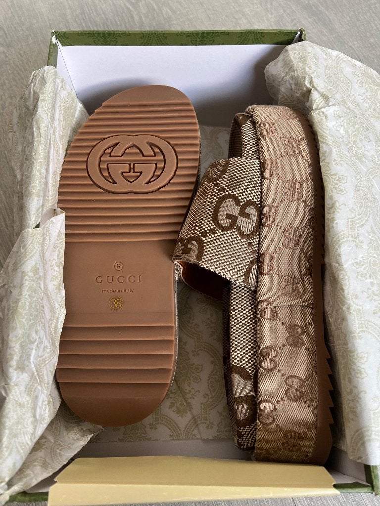 Gucci dames slippers nieuw., Slippers, Bruin, Verzenden, Nieuw
