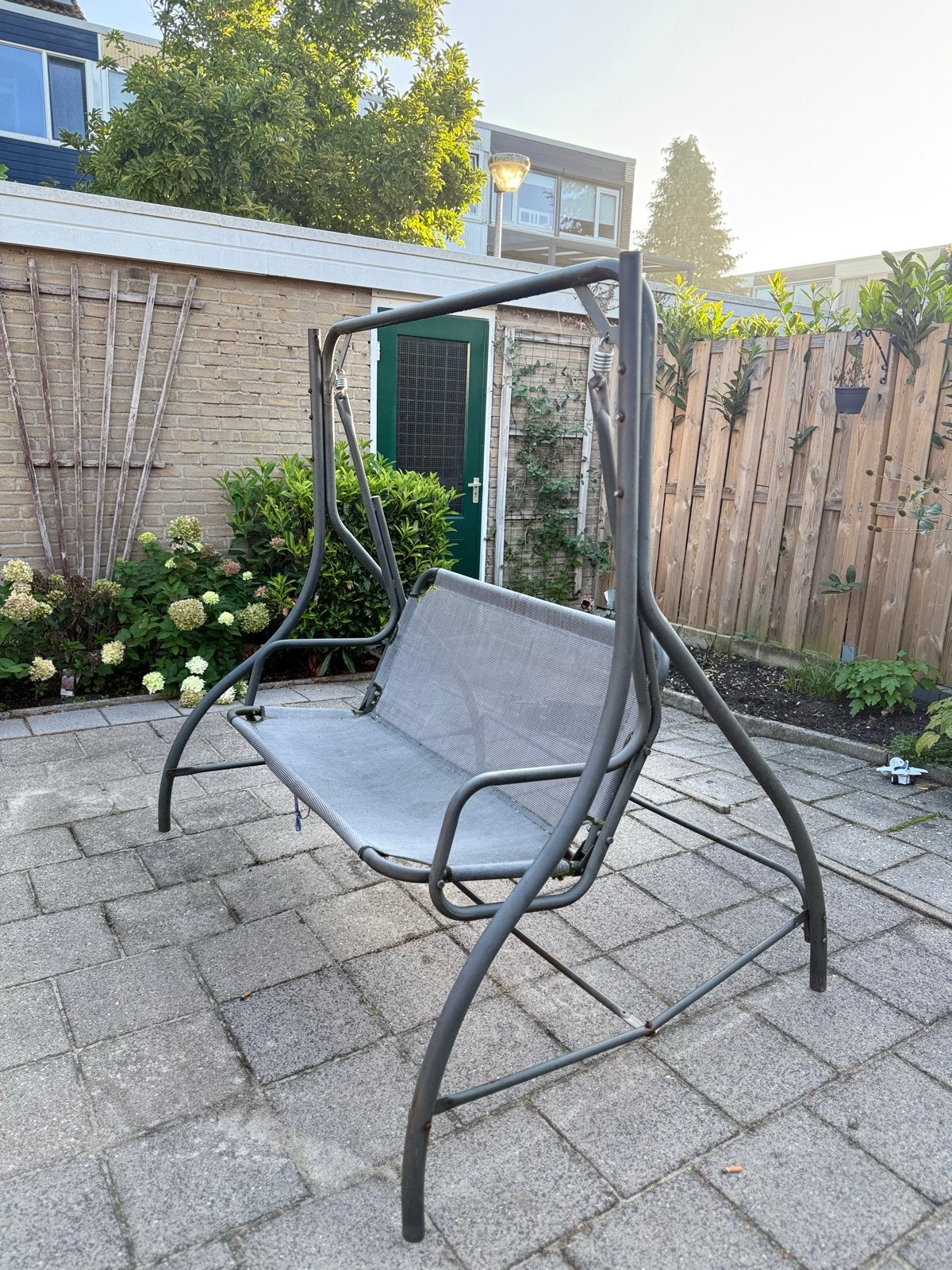 Comfortabele schommelbank voor buiten, Ophalen, Gebruikt, Metaal, Schommelbank