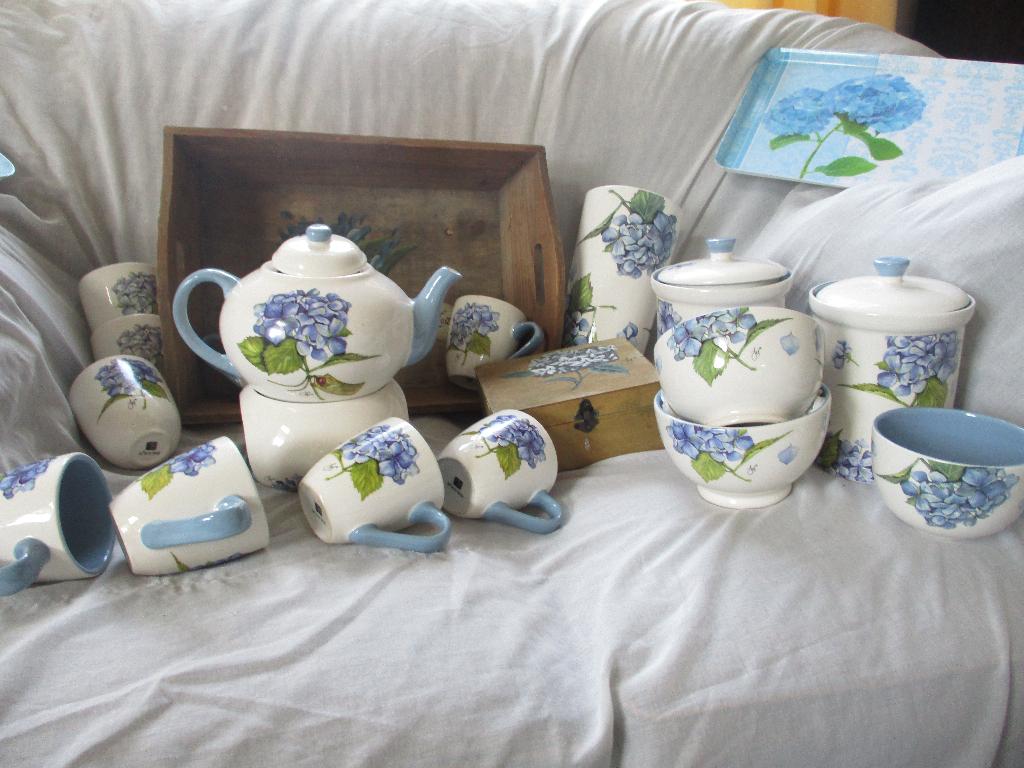 Jet by ter Steege Hortensia restanten o.a. schaal 22 cm., Huis en Inrichting, Keuken | Servies, Overige typen, Ophalen of Verzenden