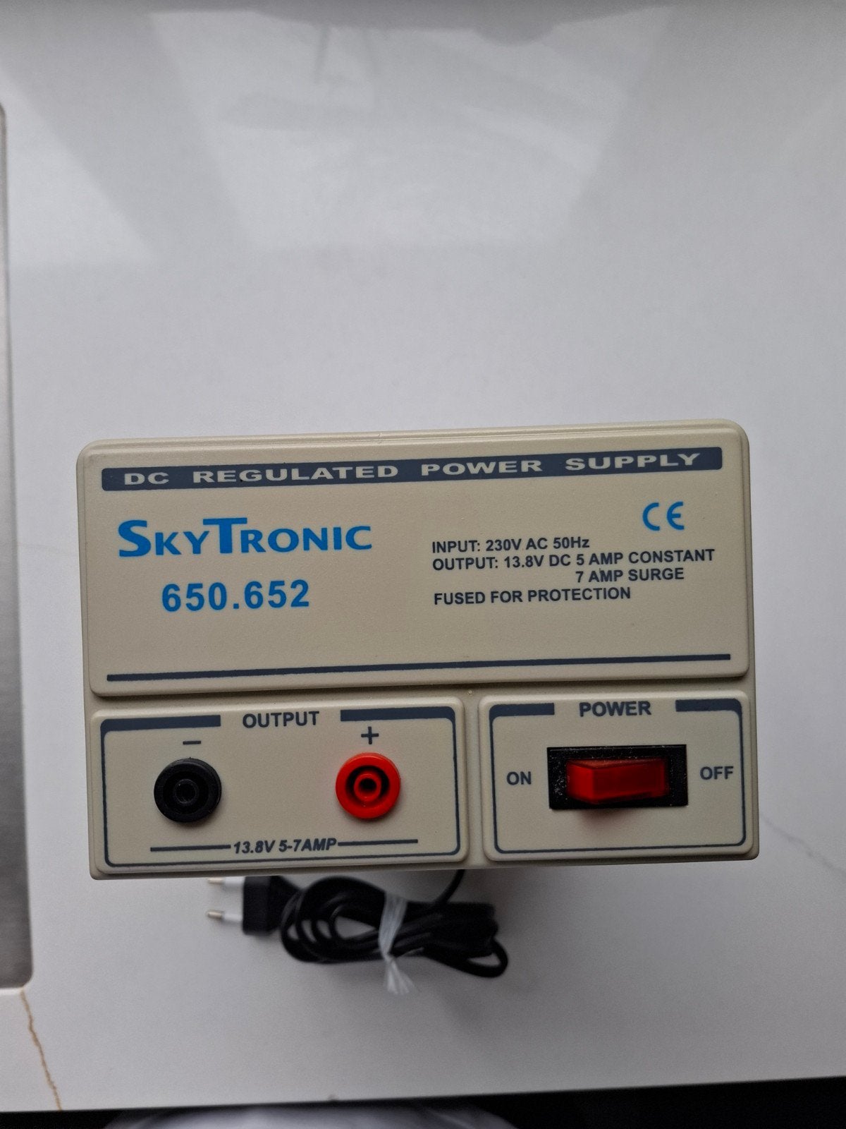 Skytronic 650.652 Stabiele Voeding 13.8V DC Regulated, Ophalen of Verzenden, Gebruikt