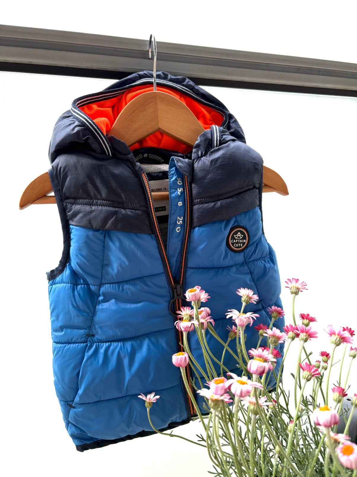 Bodywarmer mt 86 - zo goed als nieuw, Kinderen en Baby's, Babykleding | Maat 86, Ophalen of Verzenden, Zo goed als nieuw, Jongetje