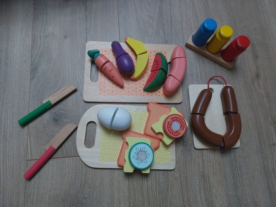 HEMA houten speelgoed snijset: fruit, groenten, worst, brood, Ophalen of Verzenden, Gebruikt, Jongen of Meisje