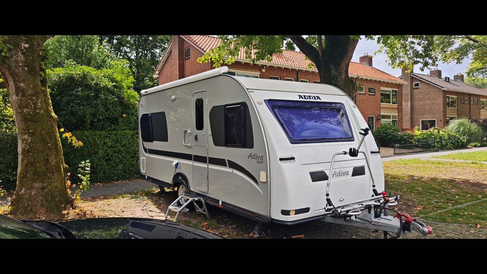 Adria Adiva 512 up, Rondzit, Kachel, Particulier, Vast bed