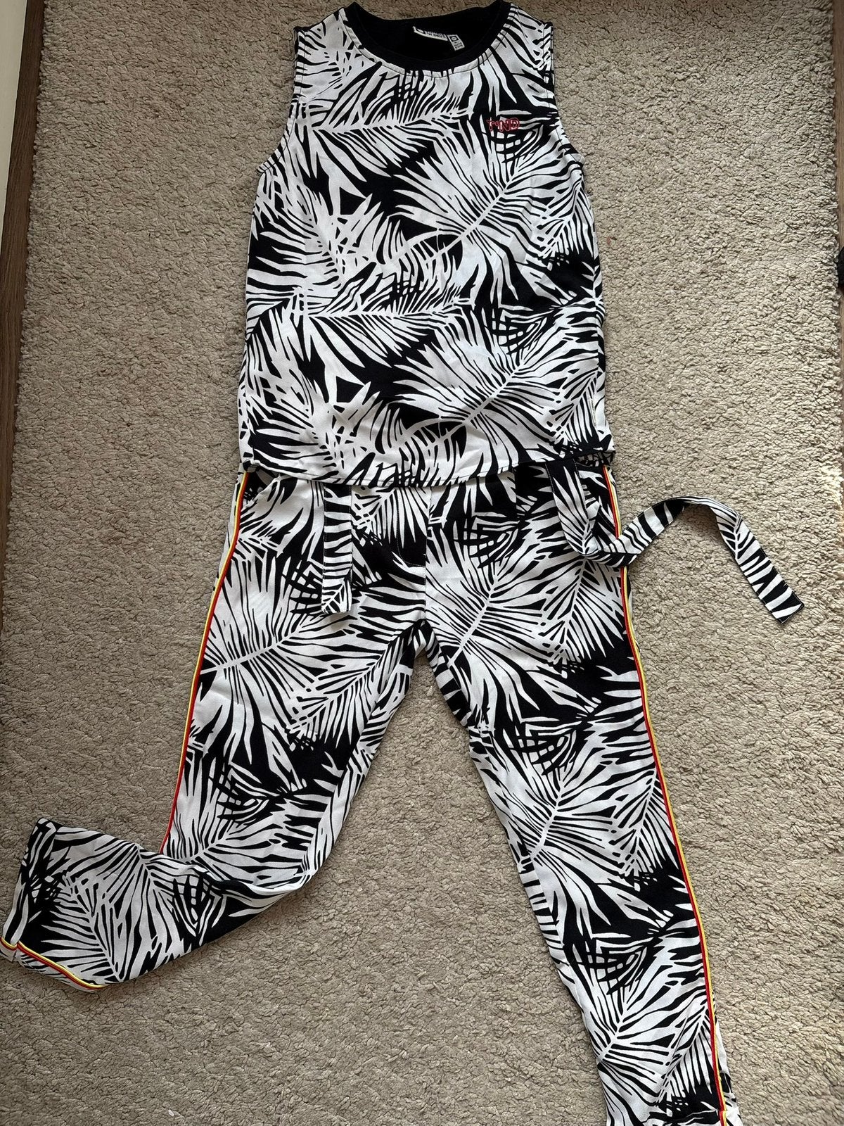 Tumble ’N Dry setje — top + broek — maat 134 (8-9 jaar), Ophalen of Verzenden, Zo goed als nieuw, Maat 34 (XS) of kleiner, Zwart