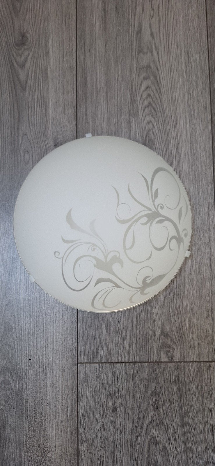 Plafondlamp met sierlijk patroon, Huis en Inrichting, Lampen | Plafondlampen, Gebruikt, Ophalen of Verzenden, Glas, Wit