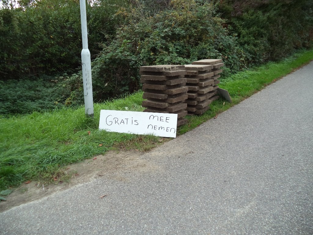 Gratis tegels, Gebruikt, Ophalen of Verzenden, 10 m² of meer, Beton