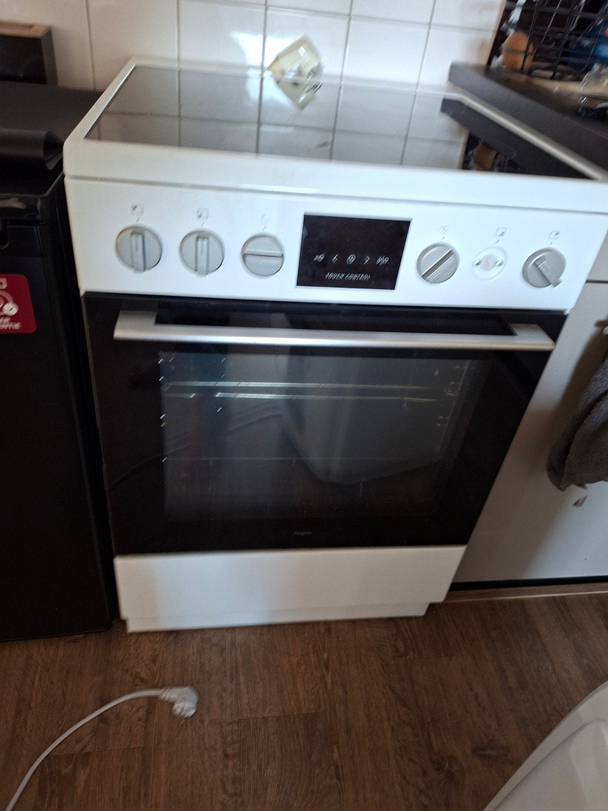 Vrijstaand elektrisch fornuis met oven, Witgoed en Apparatuur, Fornuizen, Gebruikt, 60 cm of meer, Vrijstaand, 85 tot 90 cm
