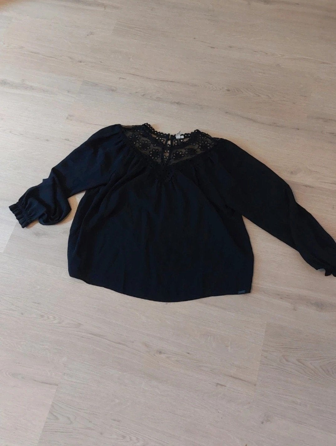 Zwarte blouse met kanten details - QS - Maat 40, Zwart, Zo goed als nieuw, QS, Ophalen