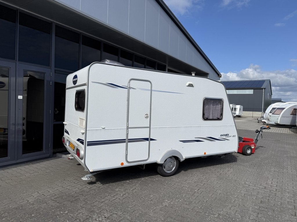 Caravelair Antares Ambiance 400 Bed + Zit + WC 785 KG leeg, Bedrijf, Treinzit, 750 - 1000 kg, 4 tot 5 meter