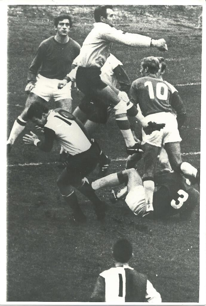 1968-1969 persfoto 17-11-68 Ajax - Feyenoord 0-1, Verzenden, Zo goed als nieuw, Ajax, Overige typen