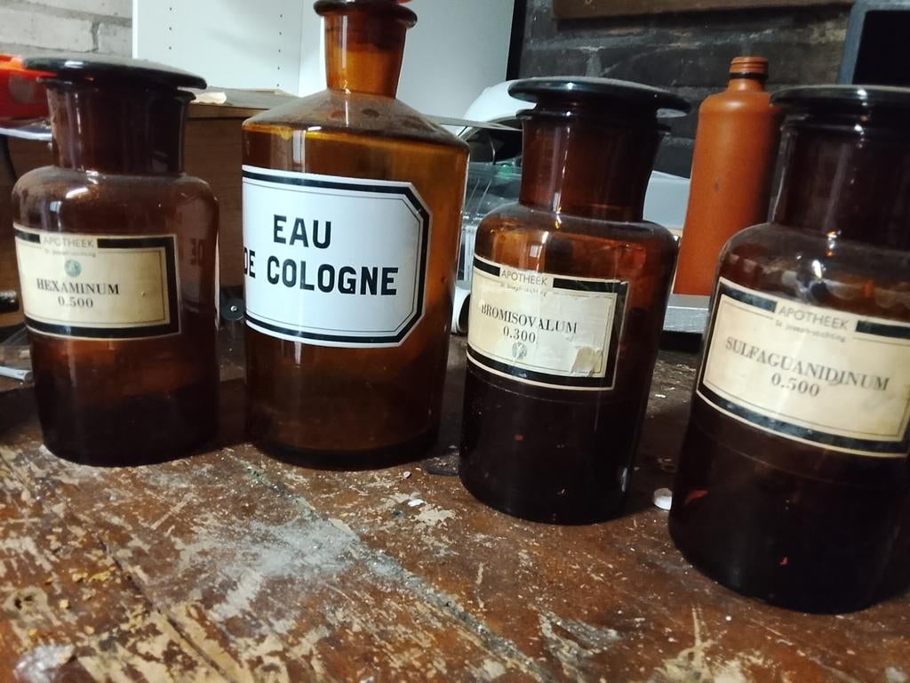 Antieke Medicijnflessen - Apotheek Apeldoorn, Ophalen of Verzenden