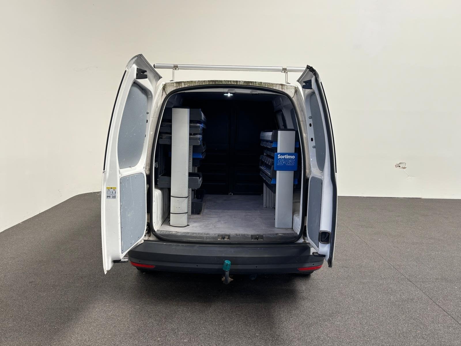 Volkswagen Caddy 2.0 TDI L2 Maxi Parkersensoren Stoelverwarm, Voorwielaandrijving, Stof, Gebruikt, Zwart