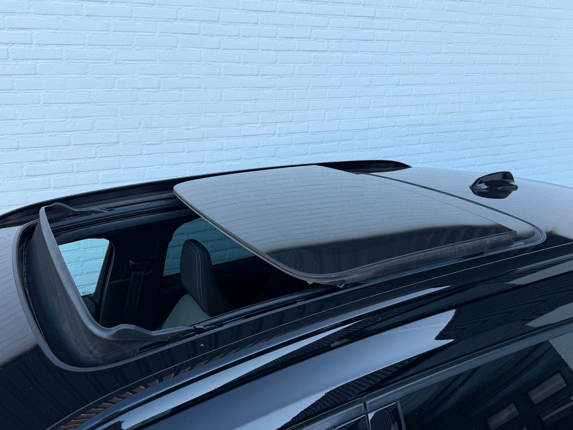 Volvo XC40 Recharge R-Design PANODAK l TREKHAAK l ACC l BLIS, Stof, Bedrijf, Grijs, Hybride Elektrisch/Benzine