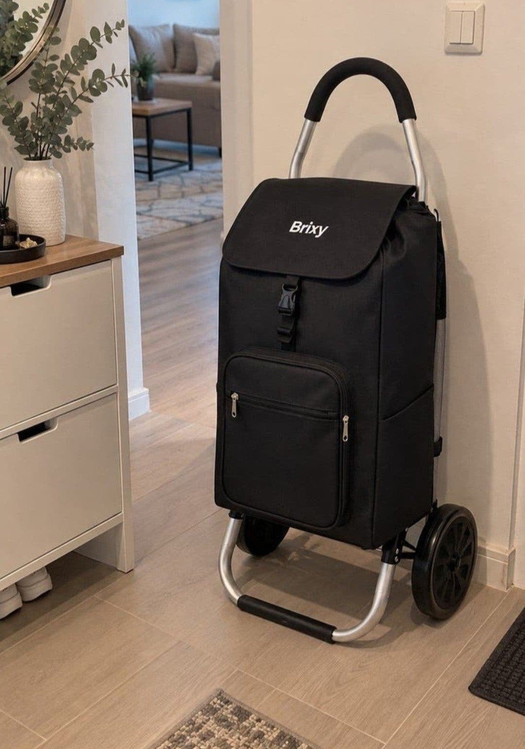 Zwarte boodschappentrolley op wielen. In goede staat en werk, Ophalen, Zo goed als nieuw