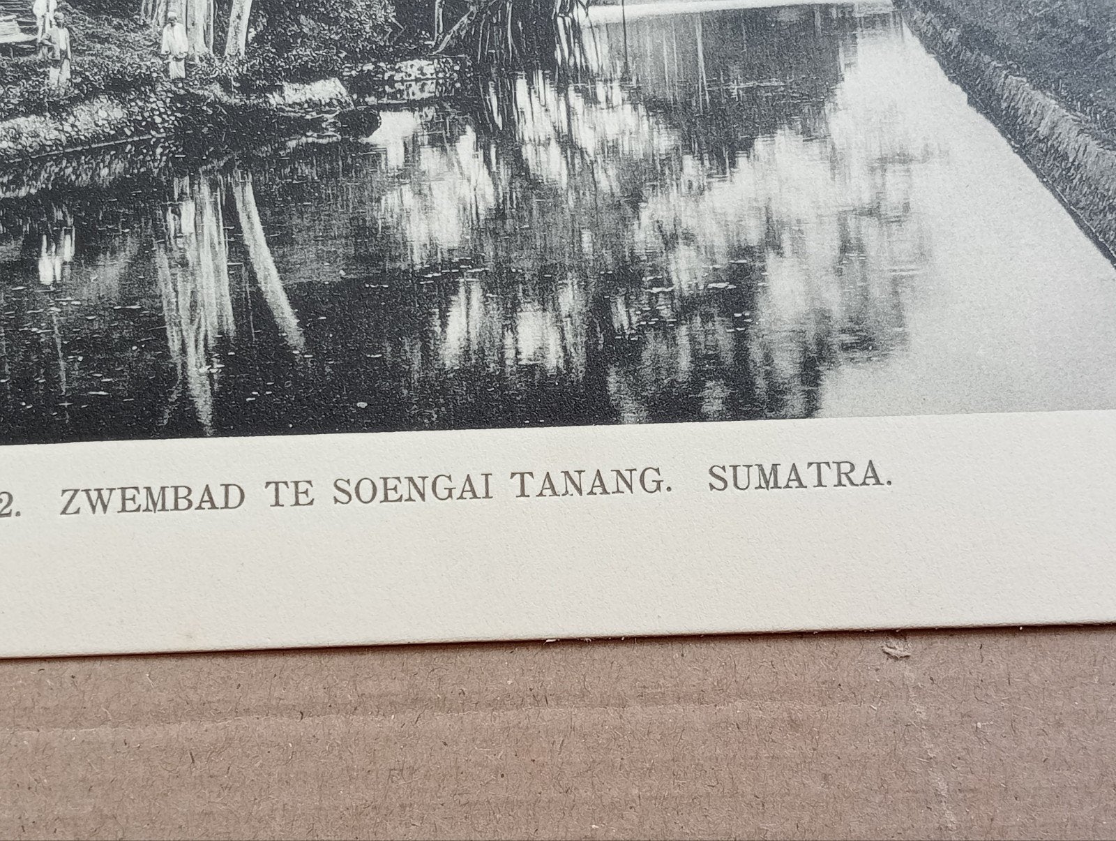 Fotogravure Zwembad Sumatra 1910 Nederlands Indië Indonesië, Verzamelen, Foto's en Prenten, Ophalen of Verzenden, Voor 1940, Gebruikt