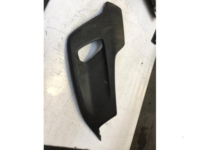 Bumperrozet links-voor van een Volvo V40, Gebruikt, -, -, Ophalen of Verzenden