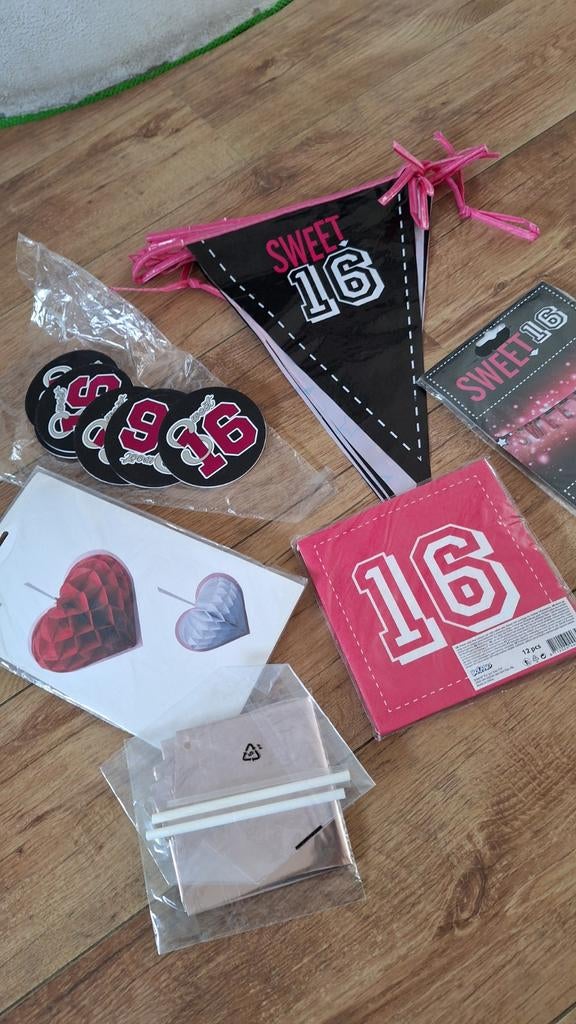 FEEST 16 jaar, sweet 16, party artikelen, Hobby en Vrije tijd, Feestartikelen, Ophalen of Verzenden, Nieuw, Versiering, Verjaardag