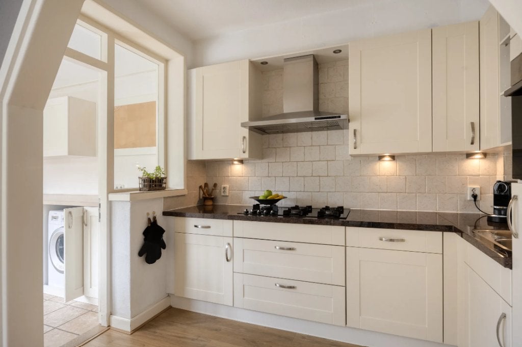 Complete keuken gebroken wit + stenen blad | Bosch & Siemens, Huis en Inrichting, Ophalen, Wit, Hoekkeuken, Graniet of Steen